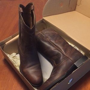 Artiat Heritage Roper boots